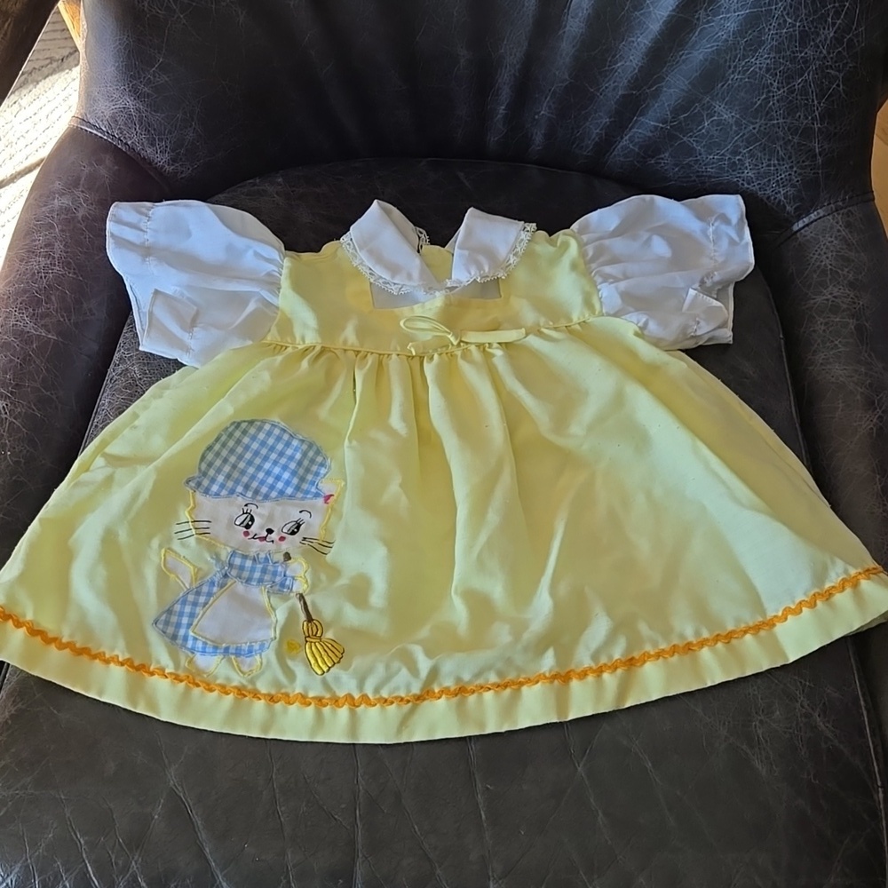 Vintage Celanese Fortrel Gingham Cat With Broom Dress 70s Lace Trim Collar